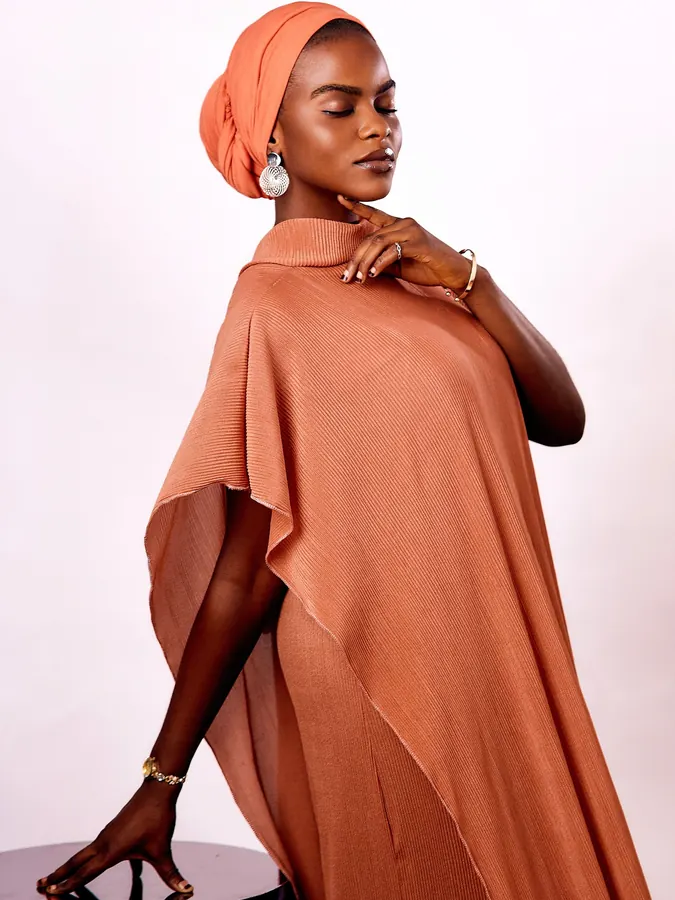 Robe longue plissée terracotta